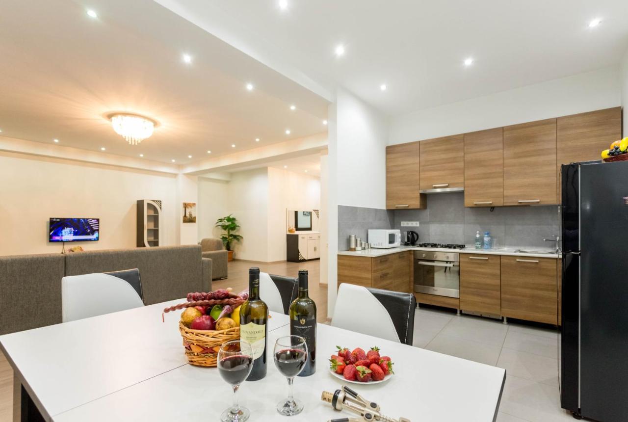 Apartment In The City Center Lll 第比利斯 外观 照片
