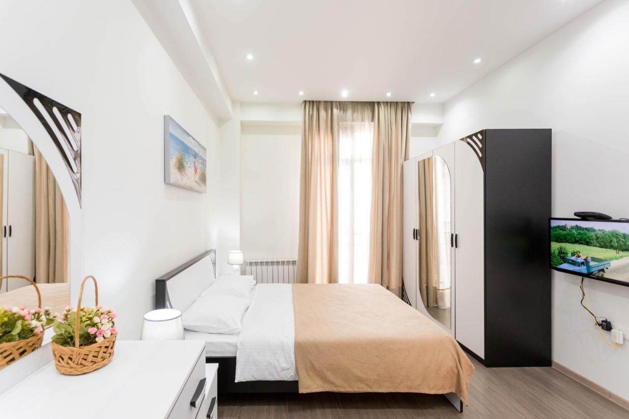 Apartment In The City Center Lll 第比利斯 外观 照片